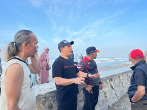 Pantai Panjang Jadi Perhatian Serius, Wali Kota Bengkulu Turun Langsung Gotong Royong Bersama Jajaran