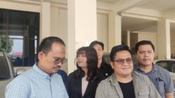 Kuasa hukum terdakwa kasus dugaan penggelapan dana di CV Mandiri Sejahtera, Benni Hidayat, S.H saat memberikan keterangan usai persidangan. (Senin, 8/6/2026).Foto/Redaksi