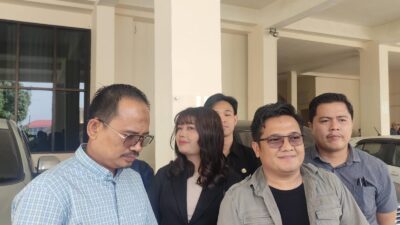 Kuasa hukum terdakwa kasus dugaan penggelapan dana di CV Mandiri Sejahtera, Benni Hidayat, S.H saat memberikan keterangan usai persidangan. (Senin, 8/6/2026).Foto/Redaksi